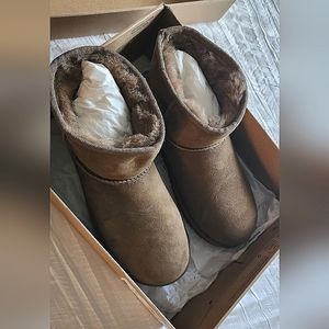 UGG classic mini II boots womens size 8 EU size 39 color hickory